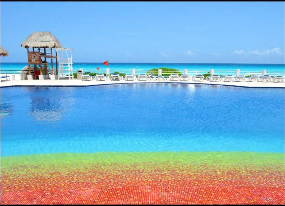 Amazing Beachfront Apartment Cancún Exteriör bild