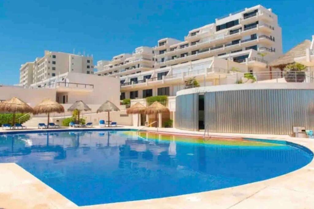 Amazing Beachfront Apartment Cancún Exteriör bild
