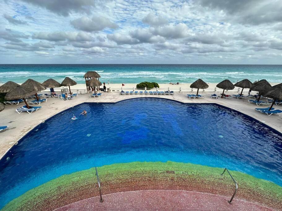 Amazing Beachfront Apartment Cancún Exteriör bild