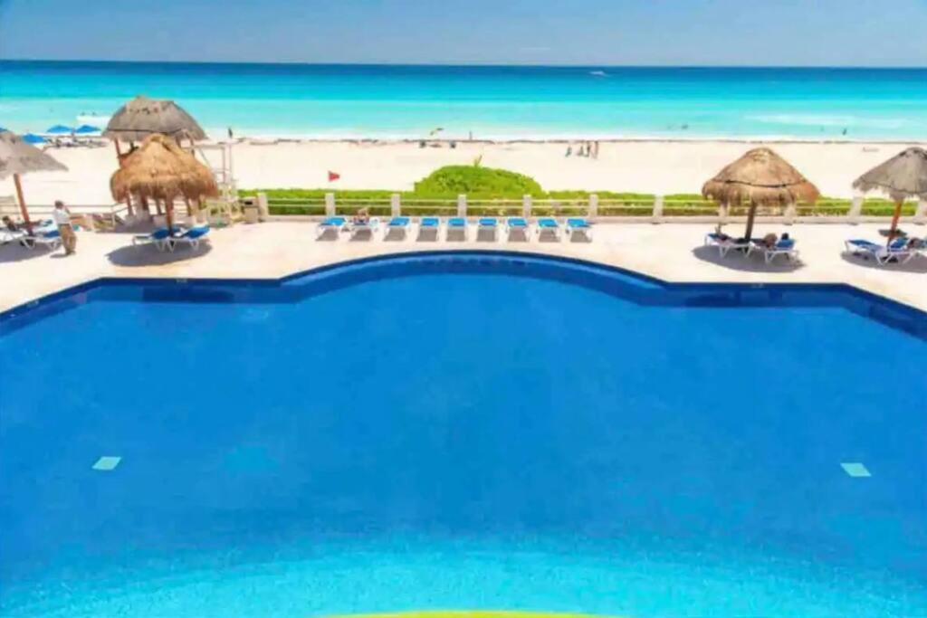 Amazing Beachfront Apartment Cancún Exteriör bild