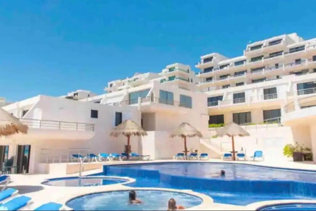 Amazing Beachfront Apartment Cancún Exteriör bild